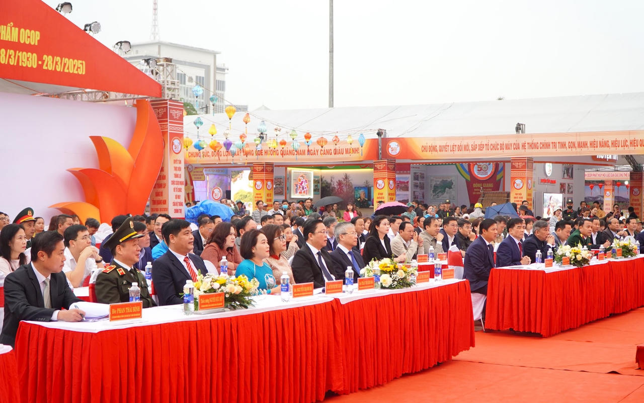 Hành trình 50 năm phát triển tỉnh Quảng Nam qua tư liệu và sản phẩm đặc trưng