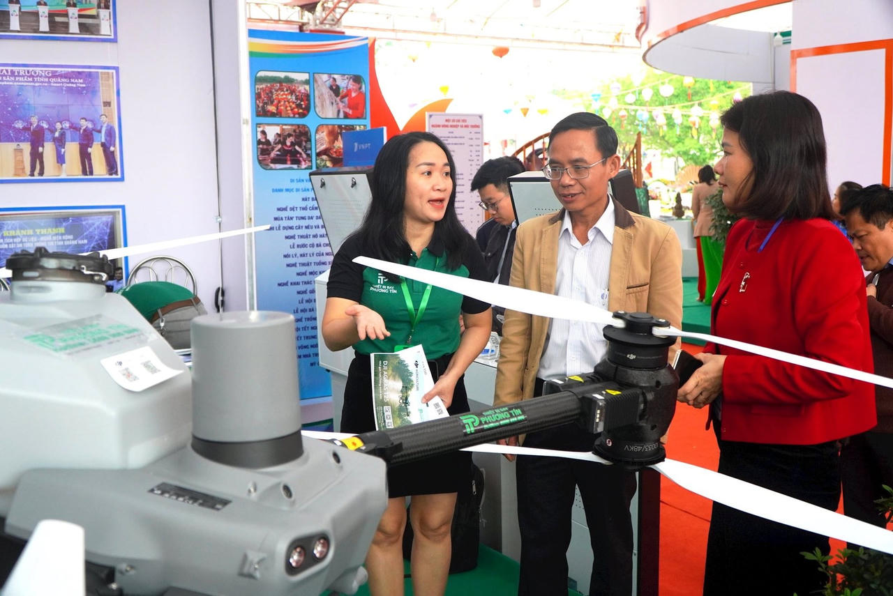 Hành trình 50 năm phát triển tỉnh Quảng Nam qua tư liệu và sản phẩm đặc trưng