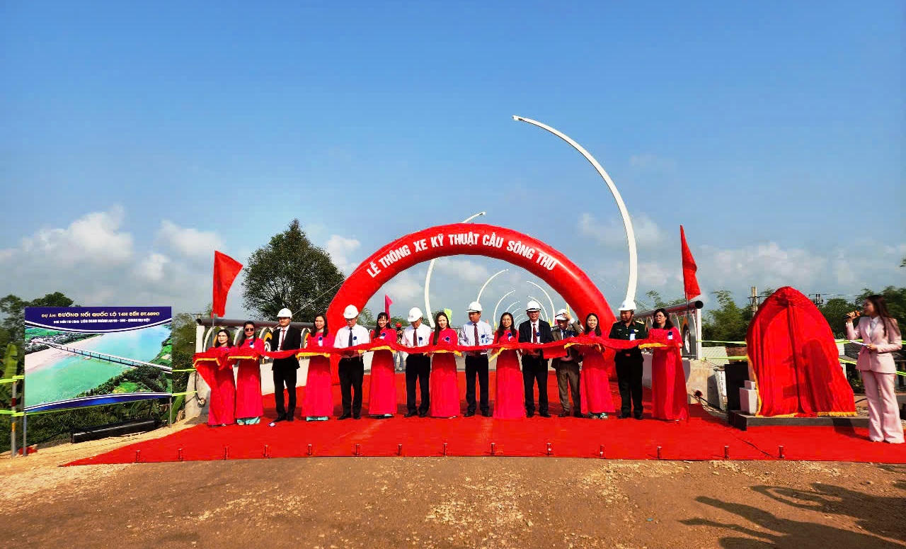 Quảng Nam thông xe kỹ thuật hai cầu bắc qua hai con sông lớn nhất tỉnh