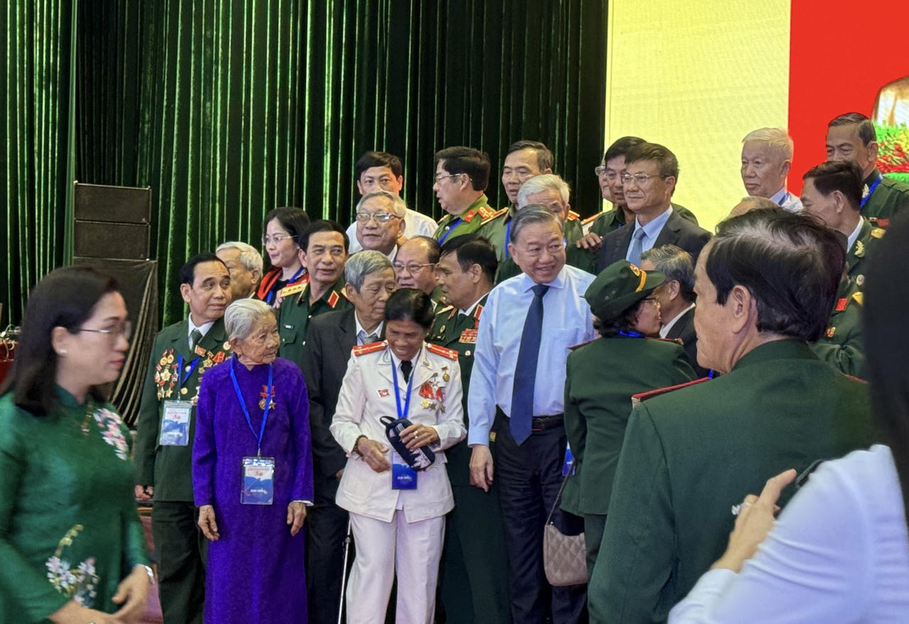 Tổng Bí thư gặp mặt cán bộ lão thành cách mạng, người có công, gia đình chính sách tiêu biểu khu vực miền Trung - Tây Nguyên