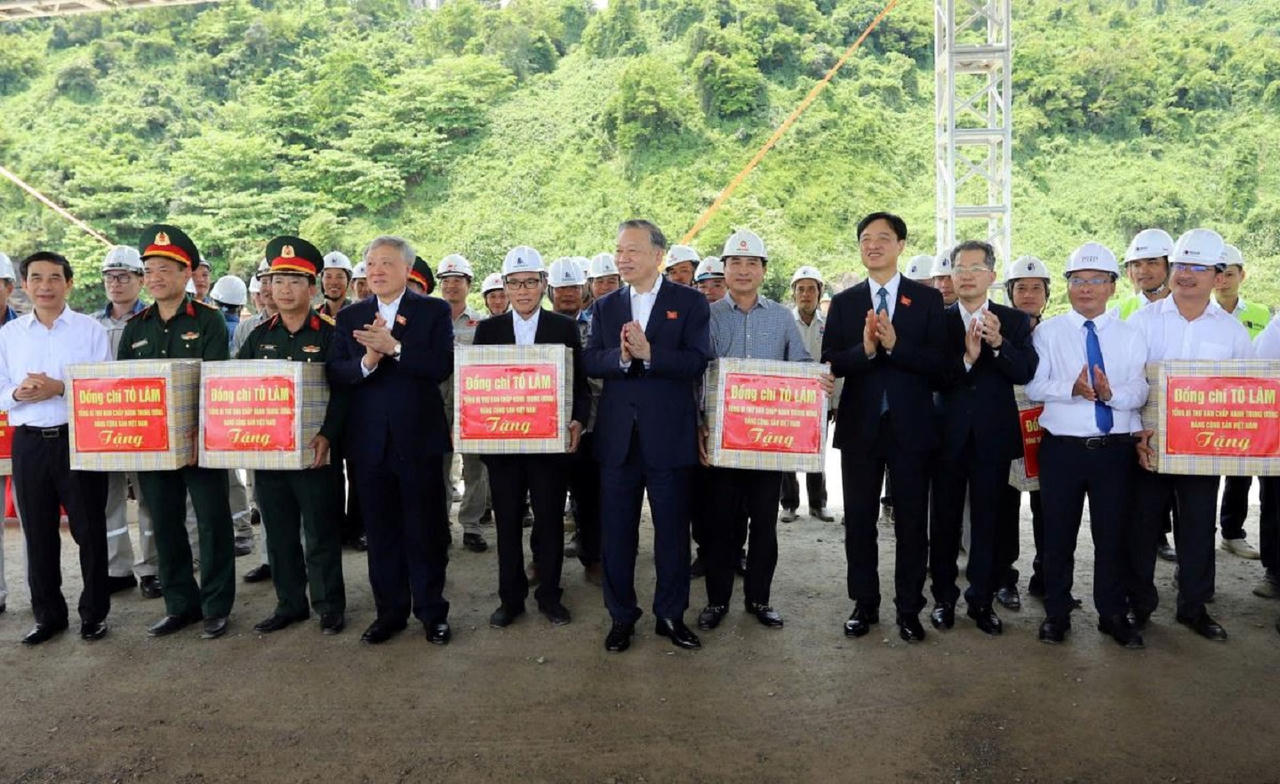 Tổng Bí thư Tô Lâm thị sát bến cảng Liên Chiểu và Khu Công viên Phần mềm số 2