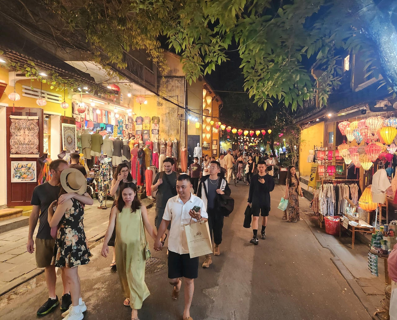 Du lịch Đà Nẵng, Quảng Nam rộn ràng dịp Giỗ tổ Hùng Vương