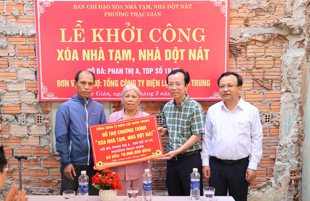 EVNCPC chung tay xóa nhà tạm, nhà dột nát trên địa bàn