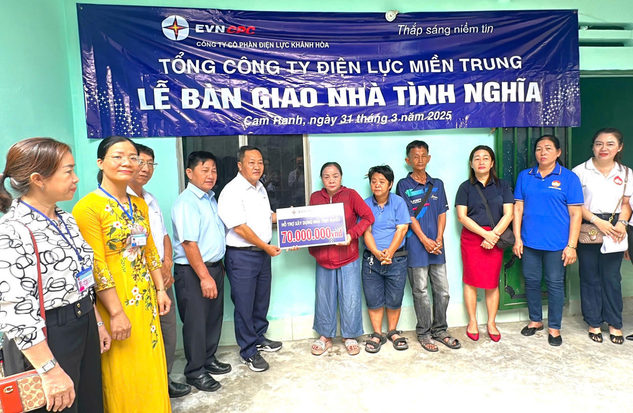 EVNCPC chung tay xóa nhà tạm, nhà dột nát trên địa bàn