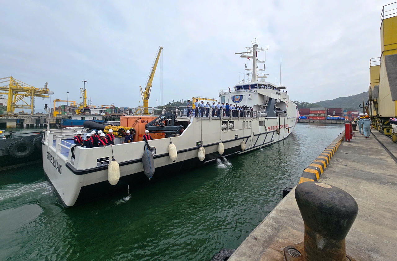 Tàu Cảnh sát biển Philippines lần đầu thăm Đà Nẵng