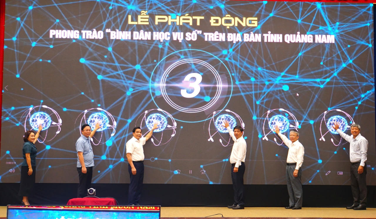 Quảng Nam phát động phong trào "bình dân học vụ số" toàn dân bước vào kỷ nguyên chuyển đổi số 