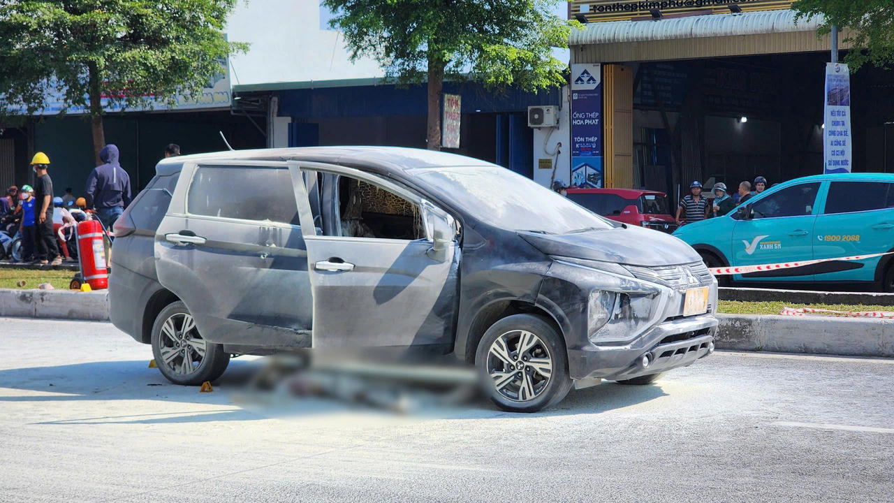 Hai người tử vong bất thường trong ô tô bốc cháy giữa đường ở Đà Nẵng