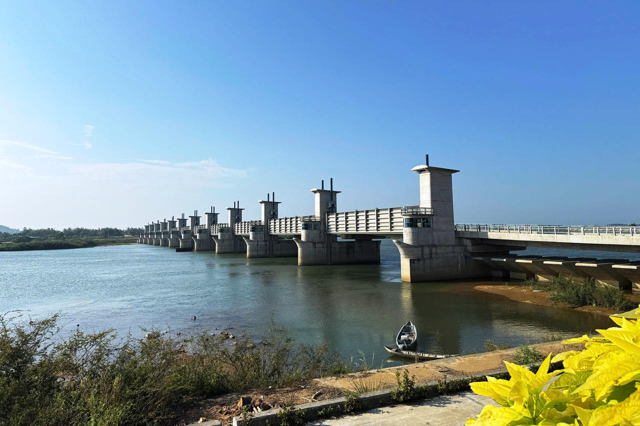 Cận cảnh công trình nghìn tỷ “đắp chiếu” suốt 6 năm bên sông Trà Khúc