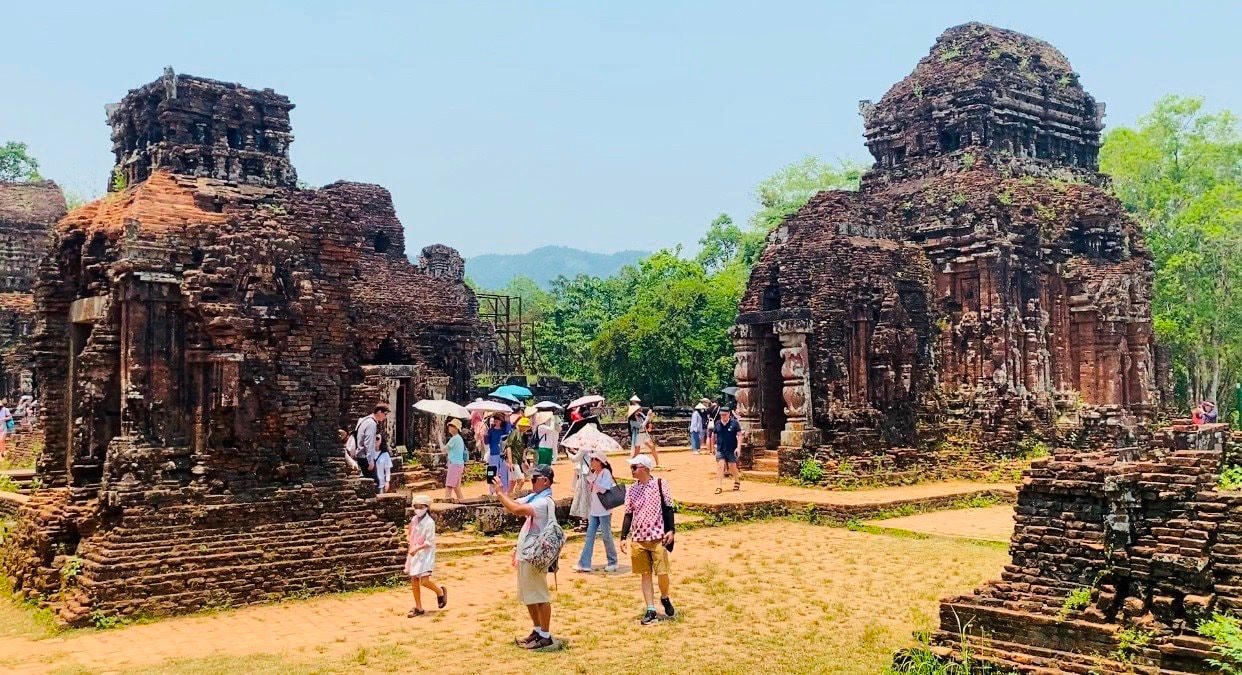 Du lịch miền Trung sôi động dịp lễ 30/4 - 1/5