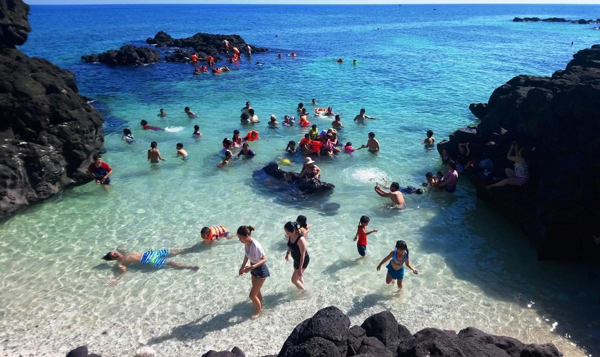 Du lịch miền Trung sôi động dịp lễ 30/4 - 1/5