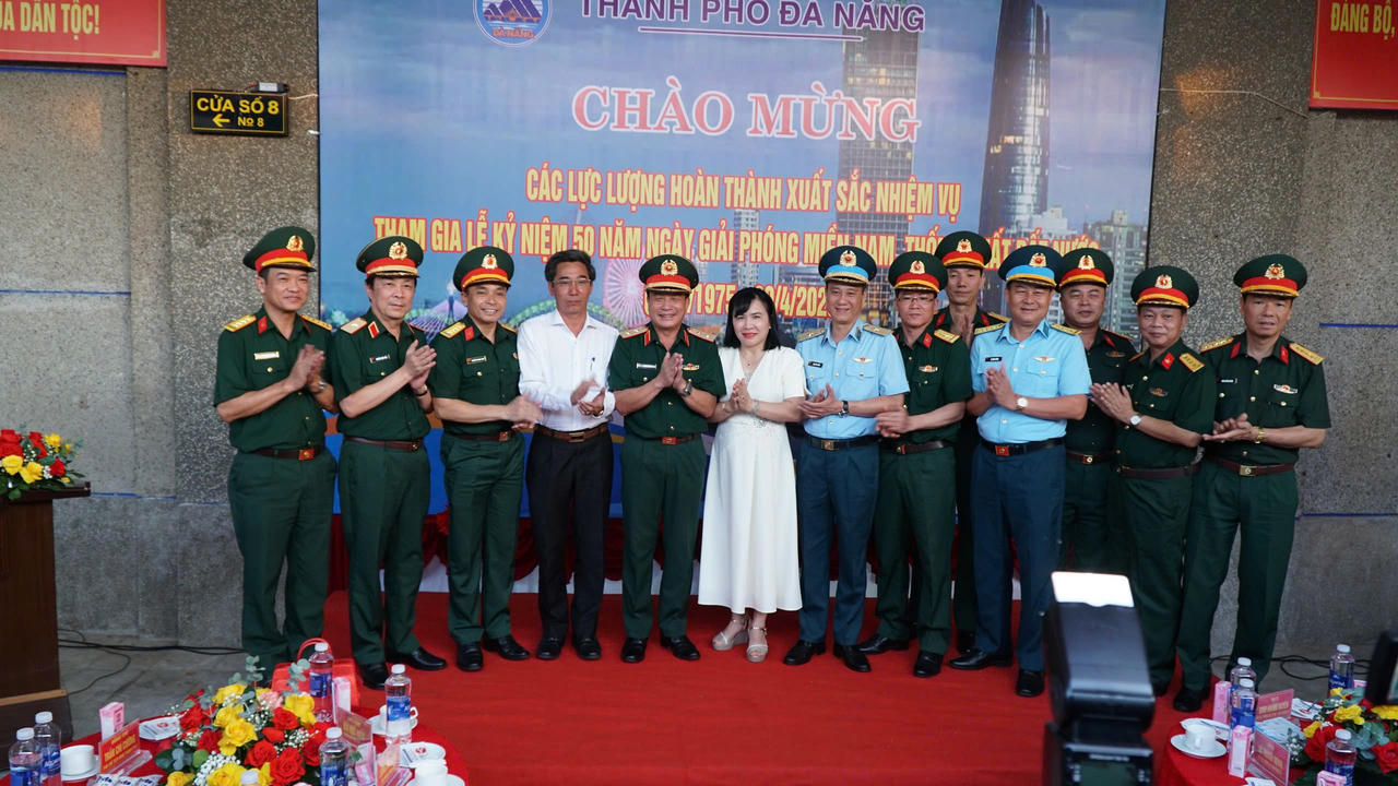 Đà Nẵng trang trọng đón đoàn diễu binh, diễu hành về đơn vị