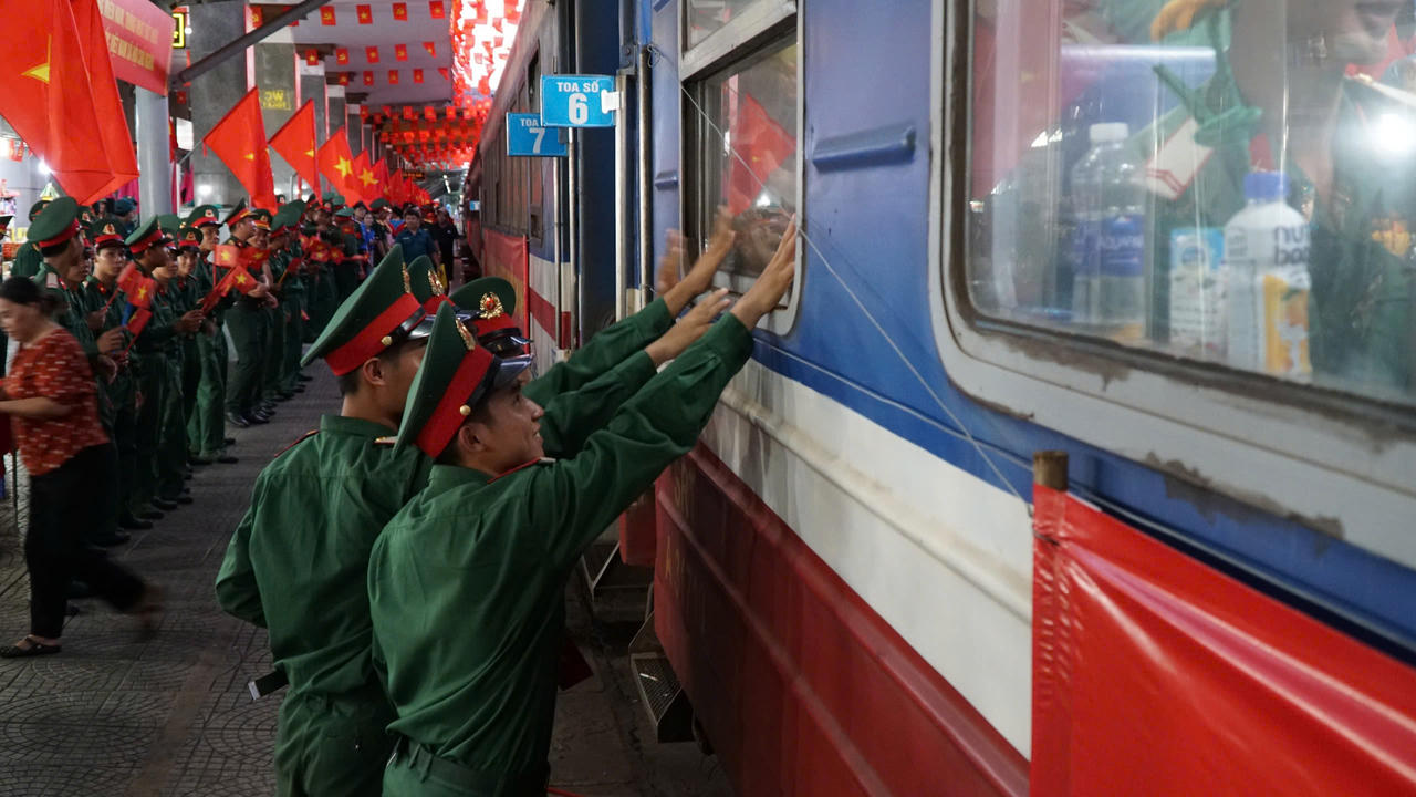 Đà Nẵng trang trọng đón đoàn diễu binh, diễu hành về đơn vị