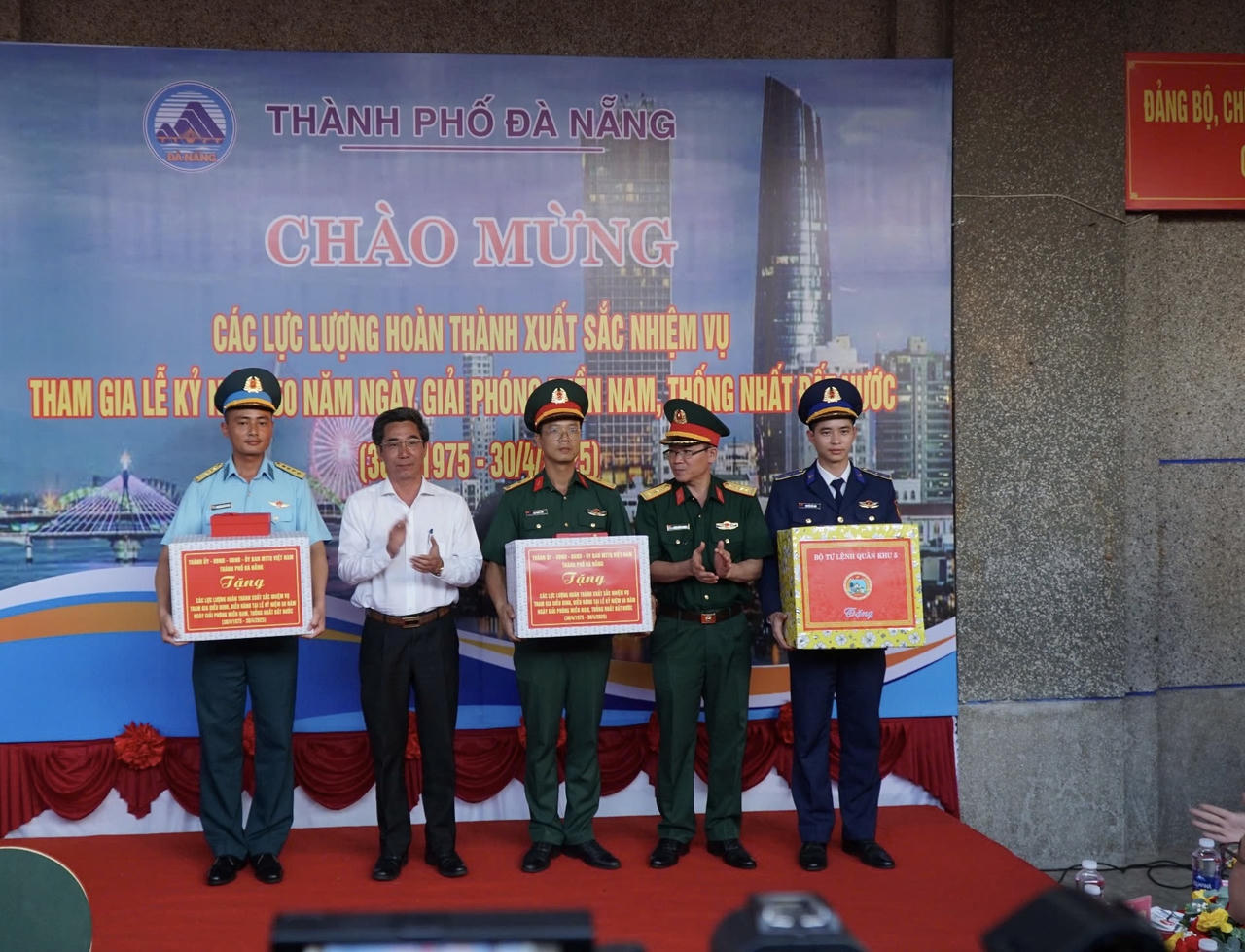 Đà Nẵng trang trọng đón đoàn diễu binh, diễu hành về đơn vị