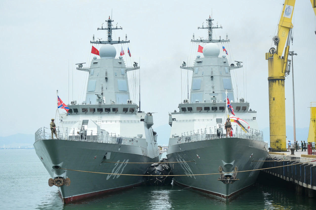 Chiến hạm Nga cập cảng Đà Nẵng