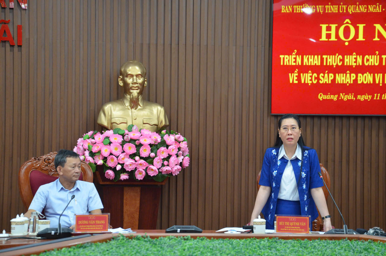 Bàn phương án đưa, đón cán bộ, người lao động ở Kon Tum về làm việc tại Quảng Ngãi sau sáp nhập