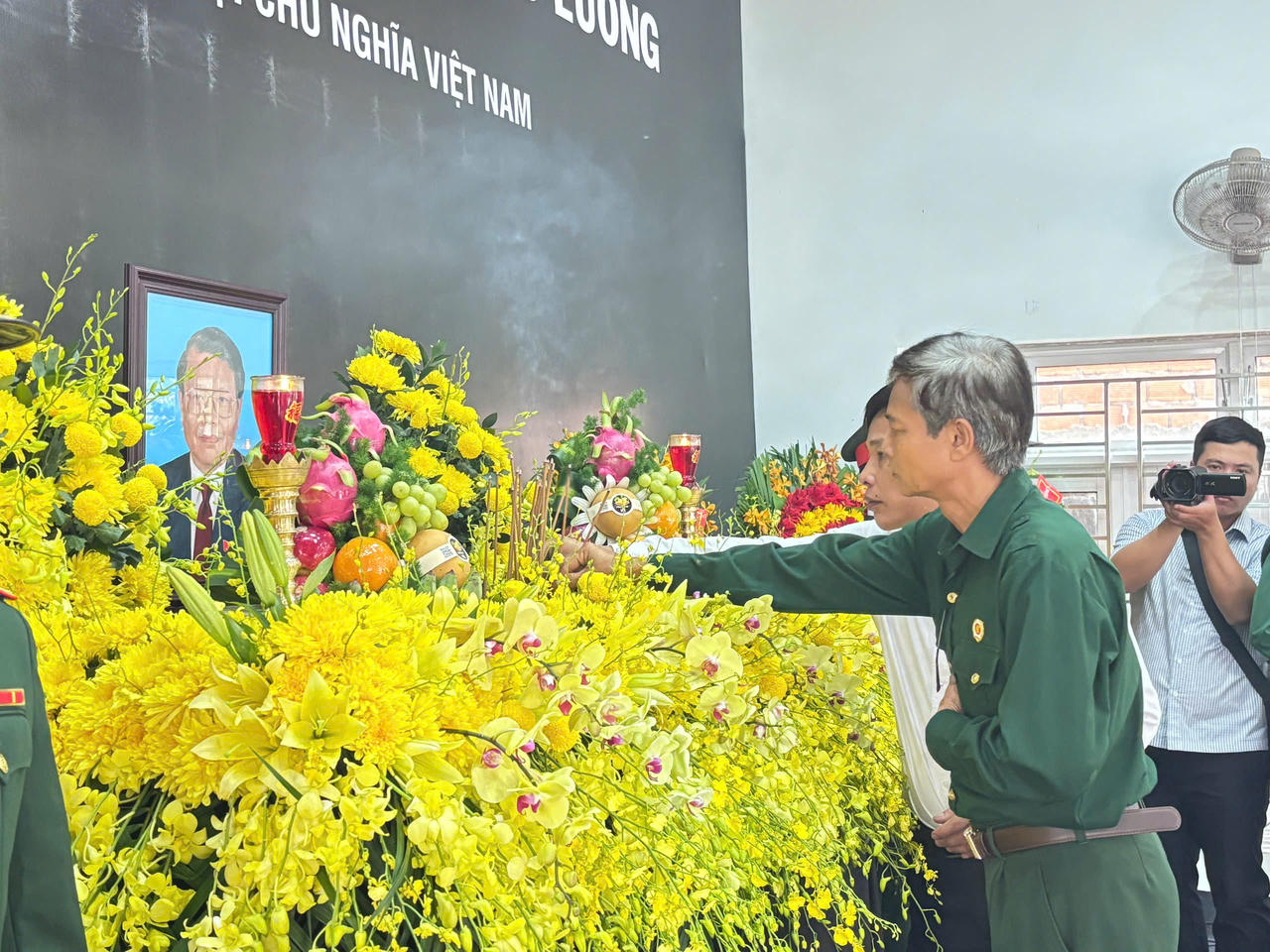 Trang nghiêm Lễ viếng nguyên Chủ tịch nước Trần Đức Lương tại quê nhà Quảng Ngãi