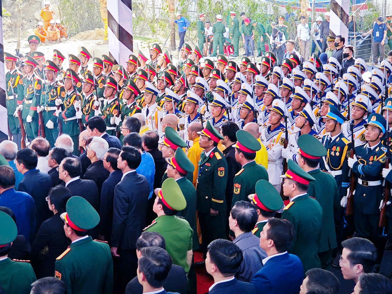 Tiễn biệt nguyên Chủ tịch nước Trần Đức Lương về với đất mẹ 