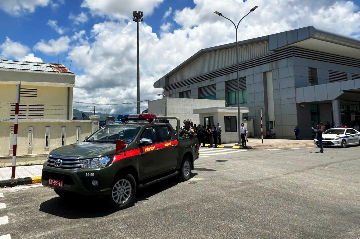 Đưa linh cữu nguyên Chủ tịch nước Trần Đức Lương về quê nhà Quảng Ngãi