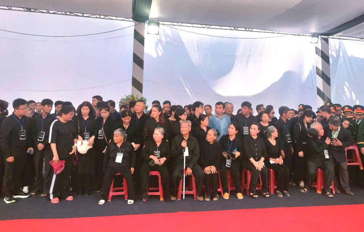 Tiễn biệt nguyên Chủ tịch nước Trần Đức Lương về với đất mẹ 