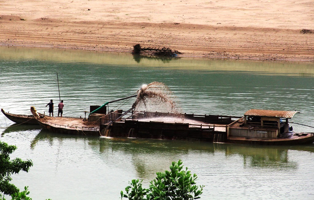 Chủ tịch Quảng Nam chỉ đạo nóng để “giải hạn” cát xây dựng