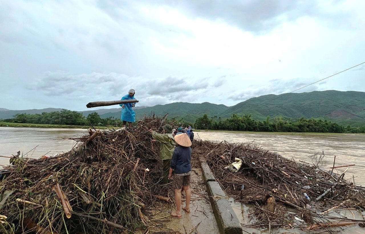 Quảng Nam: Hơn 700 nhà dân bị ngập, 16.000ha lúa, hoa màu chìm trong nước lũ sau bão số 1