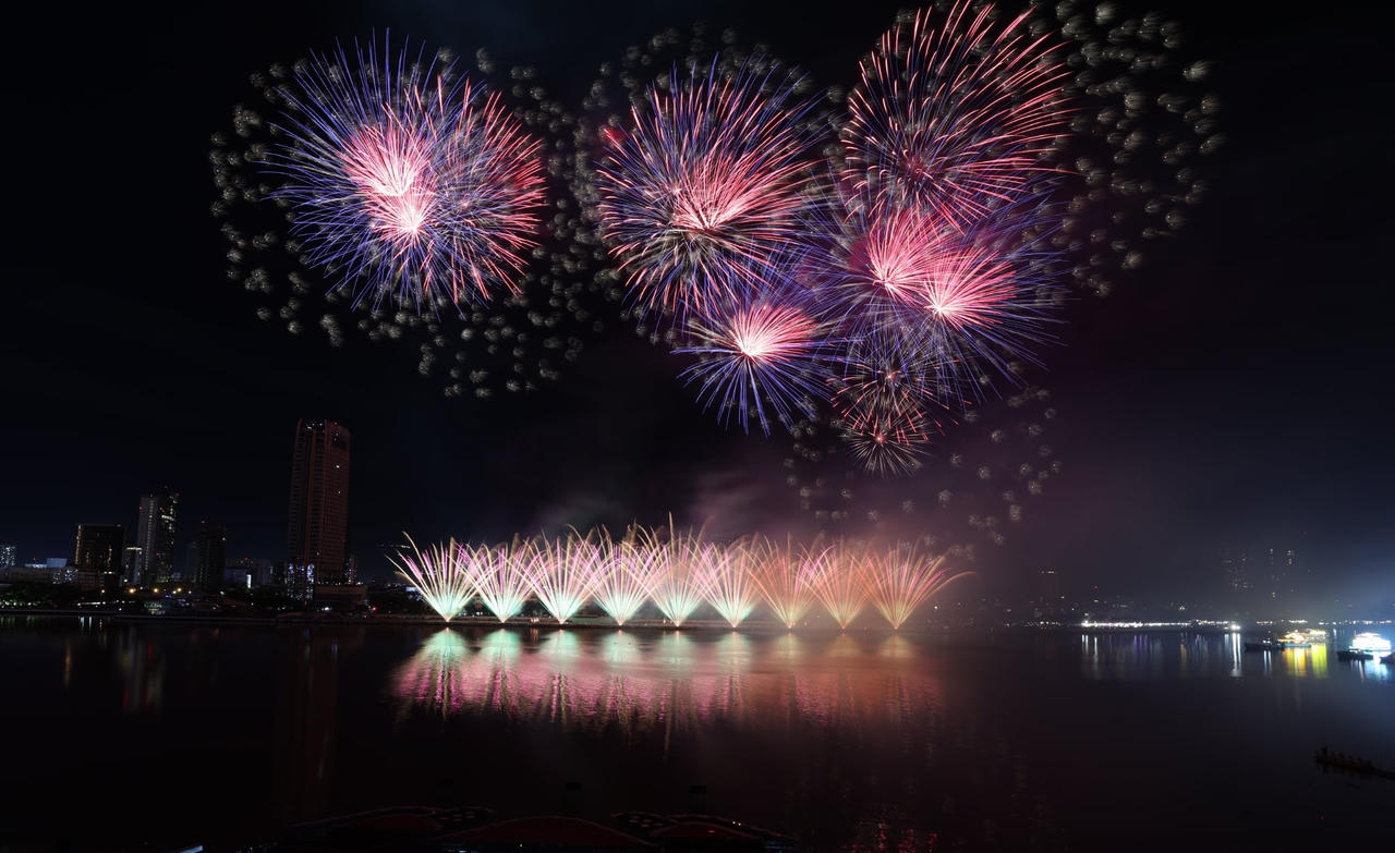 DIFF 2025 đêm thứ 3: Màn trình diễn đầy cảm xúc của Canada và Trung Quốc