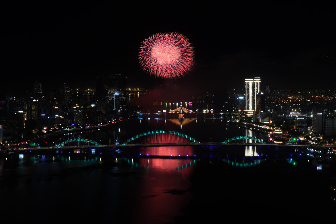 DIFF 2025 đêm thứ 3: Màn trình diễn đầy cảm xúc của Canada và Trung Quốc