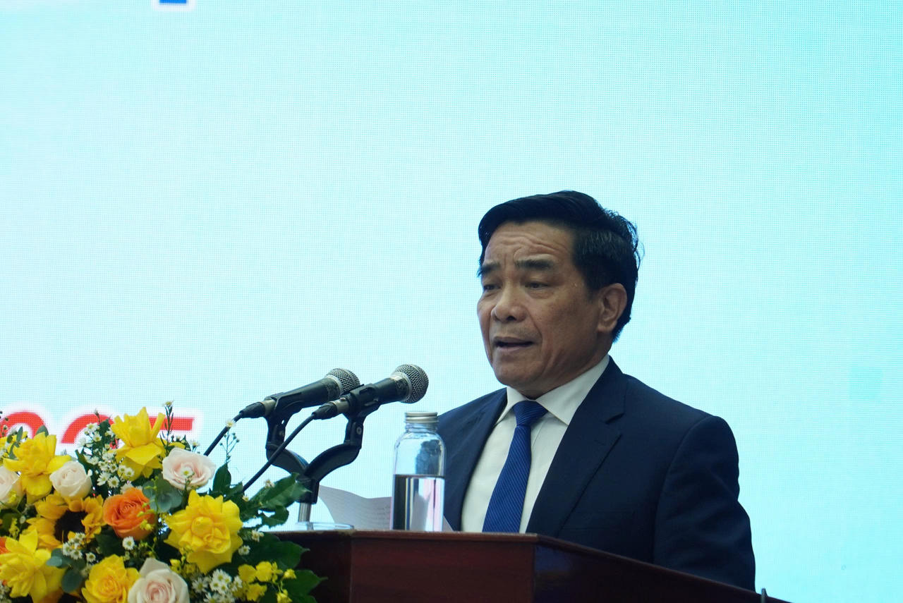 Báo Pháp luật Việt Nam vinh dự được UBND tỉnh Quảng Nam tặng bằng khen