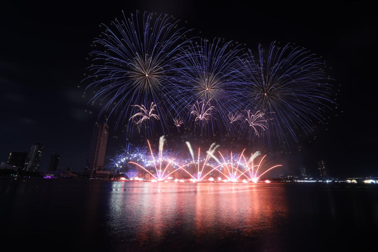 Sông Hàn bùng nổ cảm xúc đêm đội Bồ Đào Nha so tài với đội Vương quốc Anh