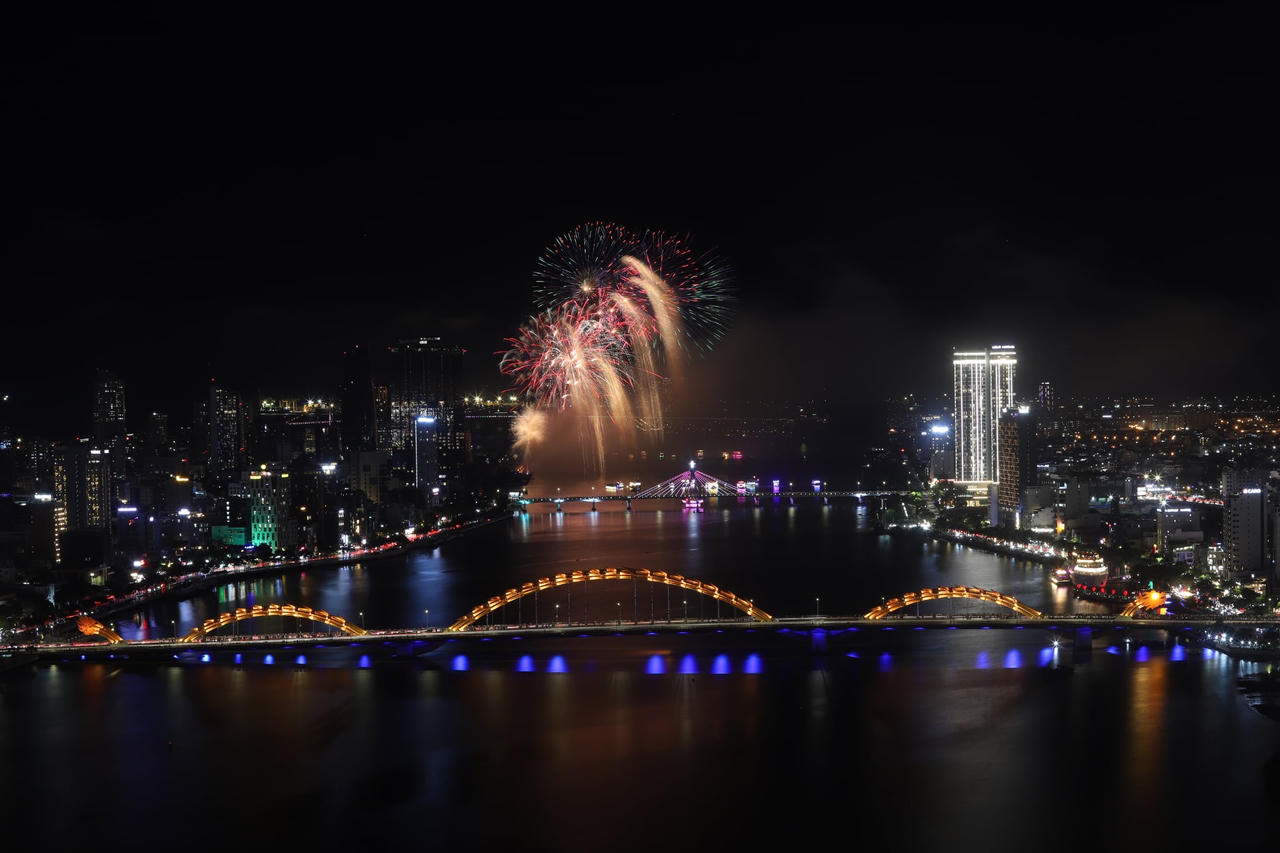 Khép lại ngoạn mục vòng loại DIFF 2025 với màn thi pháo hoa Hàn Quốc – Ý