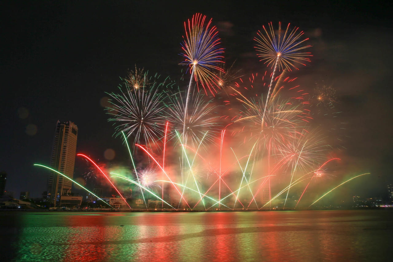 Khép lại ngoạn mục vòng loại DIFF 2025 với màn thi pháo hoa Hàn Quốc – Ý