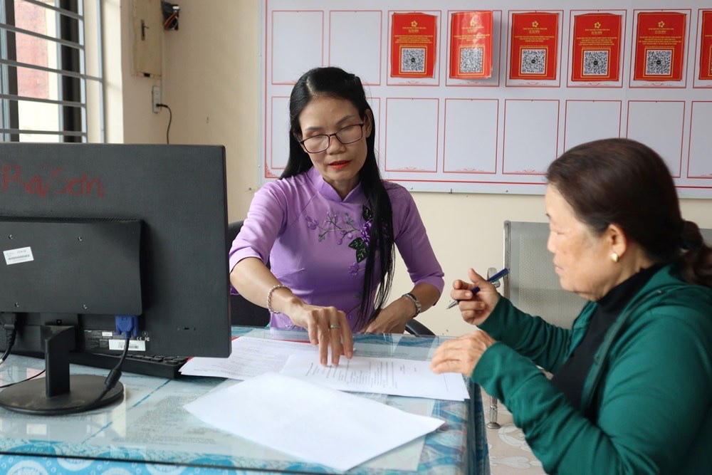 Đà Nẵng, Quảng Ngãi: Thủ tục hành chính thuận tiện, thông suốt trong ngày đầu tiên thực hiện chính quyền 2 cấp