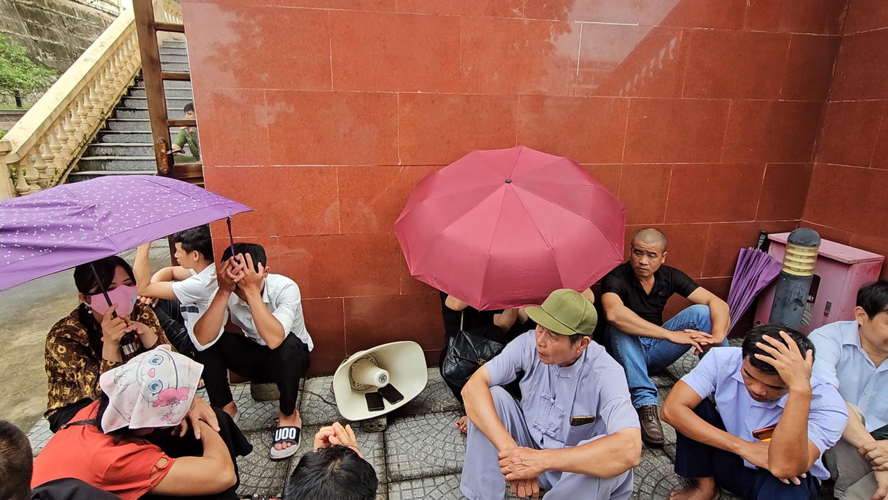 Yên Bái: Tòa trả hồ sơ sau 3 ngày xét xử vụ án sử dụng vật liệu nổ khai thác tài nguyên trái quy định