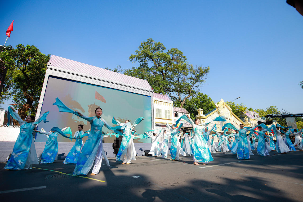 Những khoảnh khắc ấn tượng: “Ngày hội Văn hóa vì hòa bình” chào mừng kỷ niệm 70 năm Ngày Giải phóng Thủ đô
