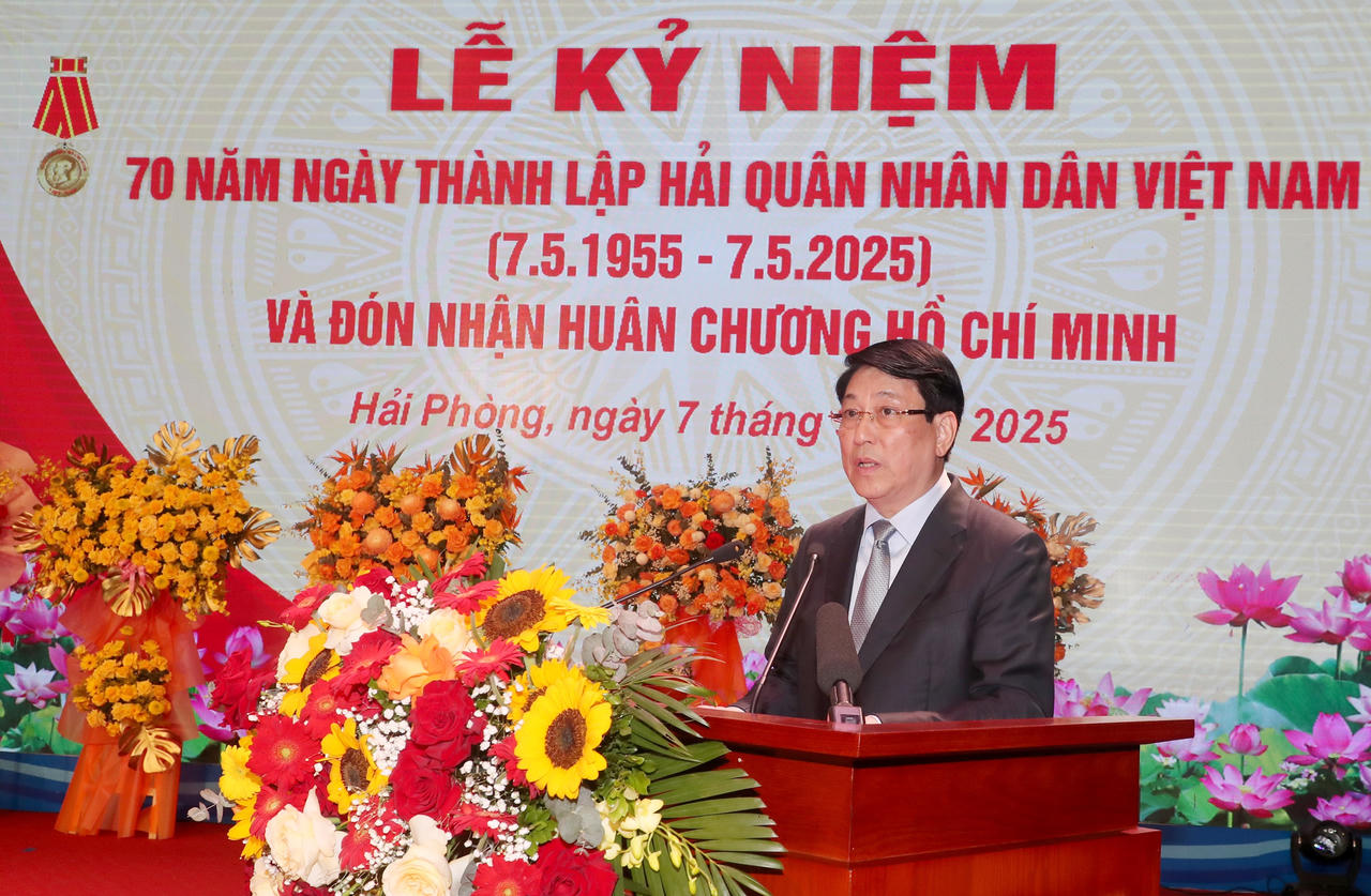 Kỷ niệm 70 năm Ngày thành lập Hải quân nhân dân Việt Nam: Quân chủng Hải quân đón nhận Huân chương Hồ Chí Minh