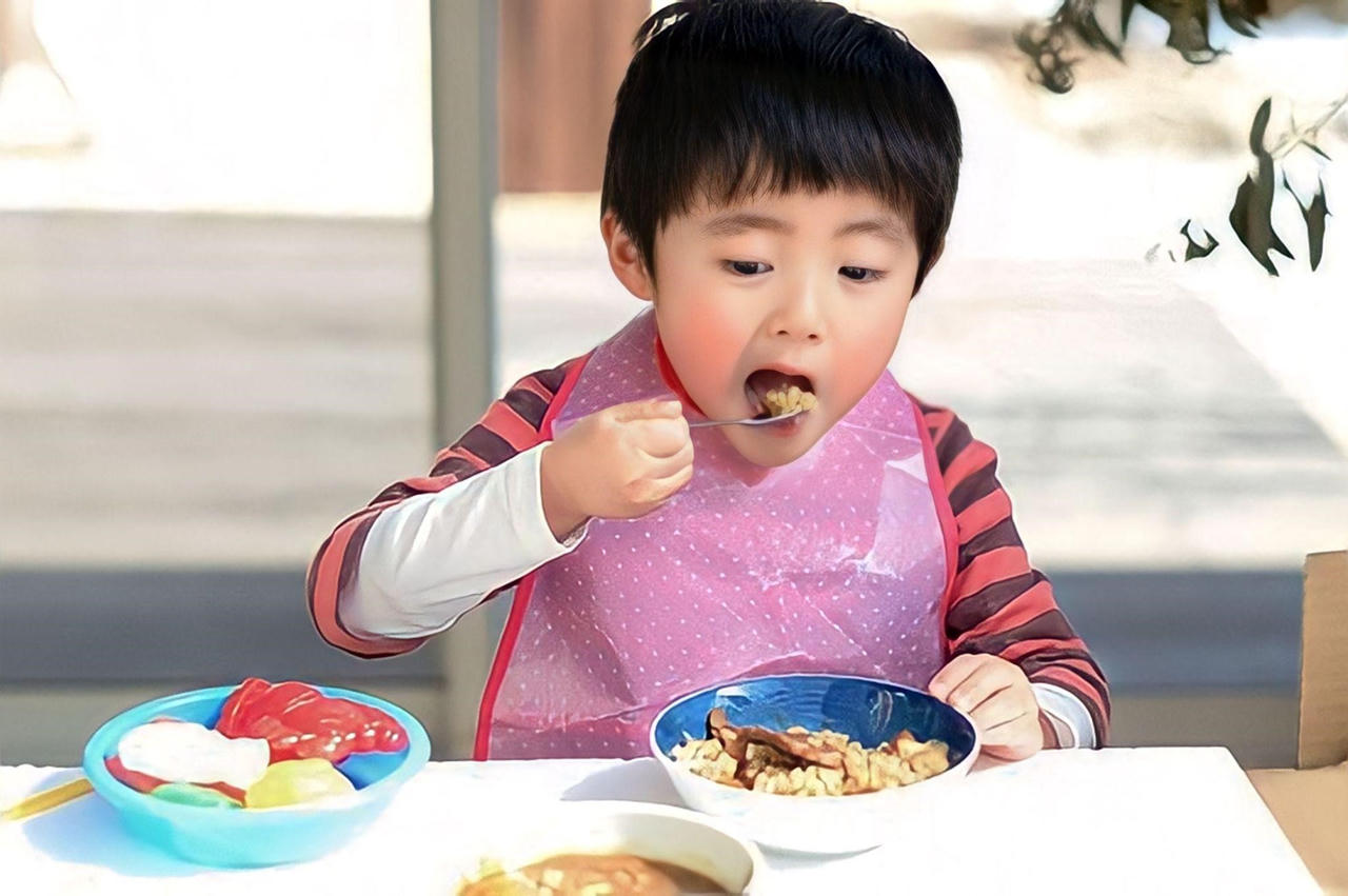 6 mẹo hay giúp giải quyết tình trạng trẻ lười ăn mẹ nên biết