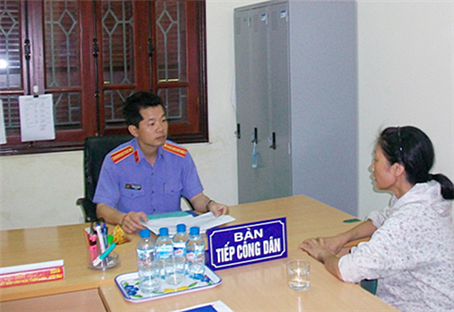 Hà Nội làm đúng khi không cho ghi hình công chức trong buổi tiếp công dân  