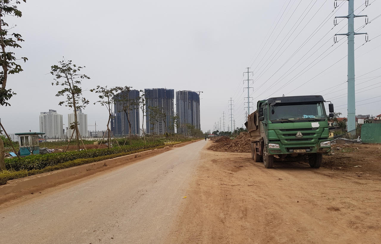 Hà Nội: Quận Tây Hồ bỏ quên một con đường hay quên chỉ đạo của Thành phố