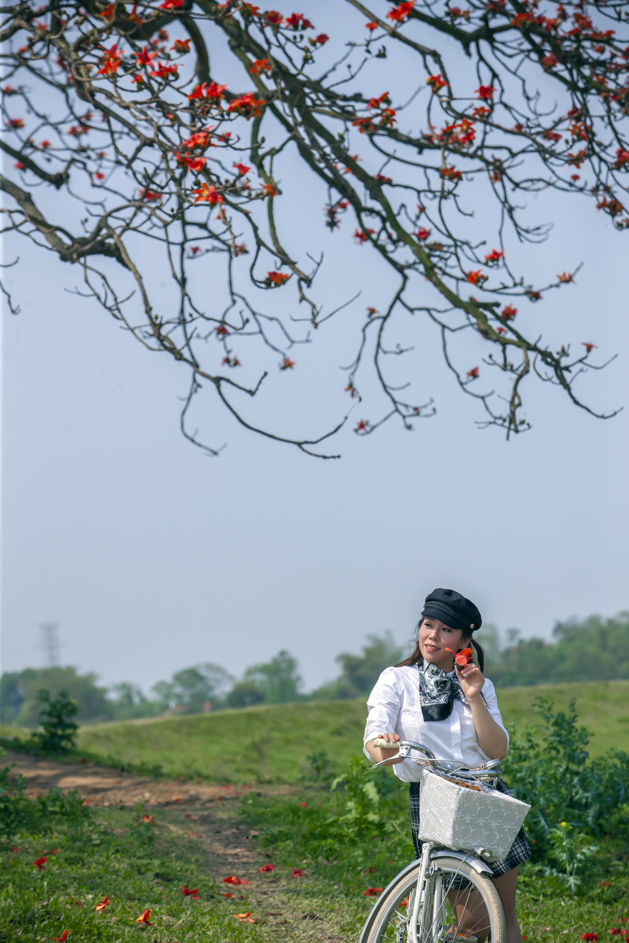 Bó đuốc thắp đỏ trời tháng Ba