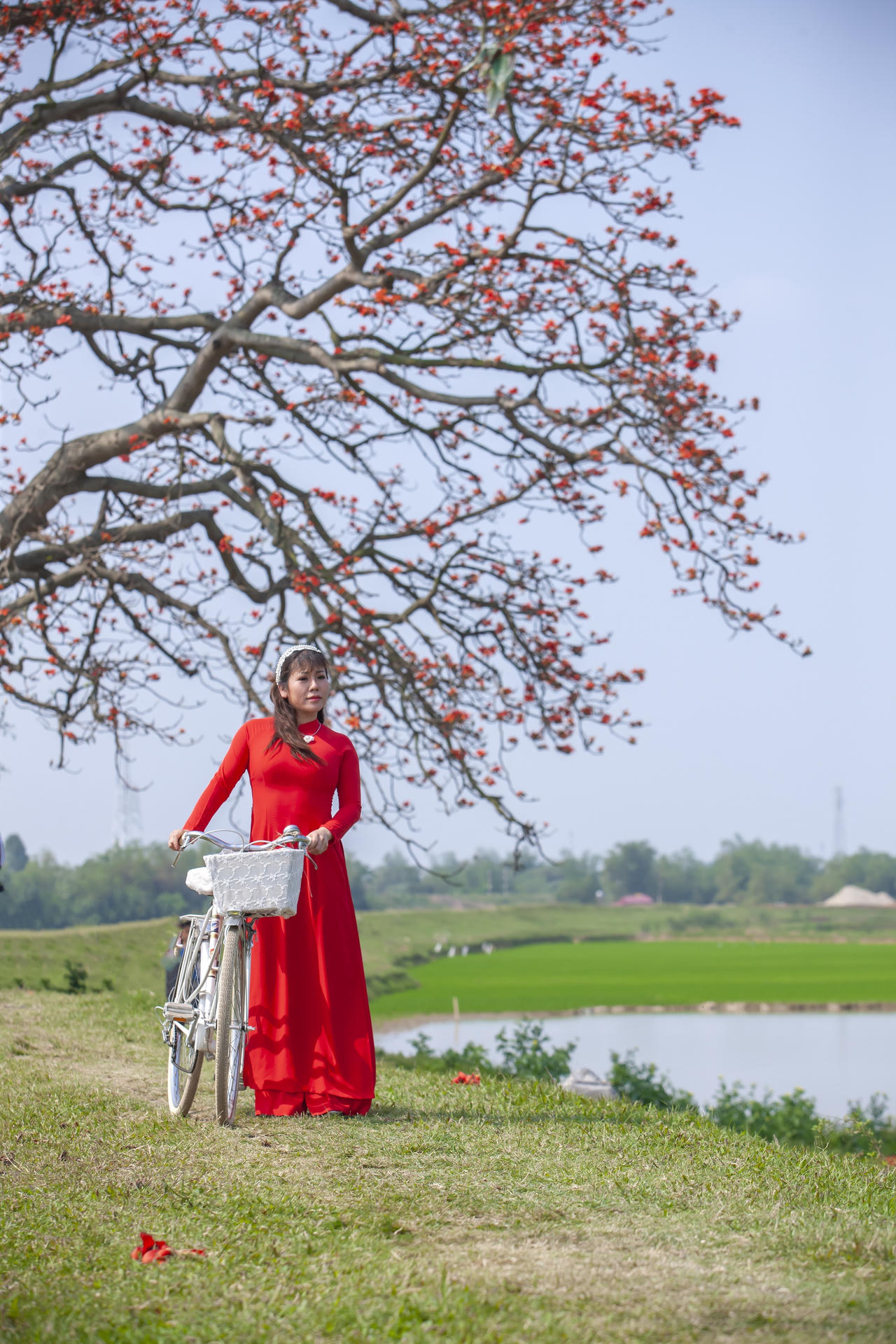 Bó đuốc thắp đỏ trời tháng Ba