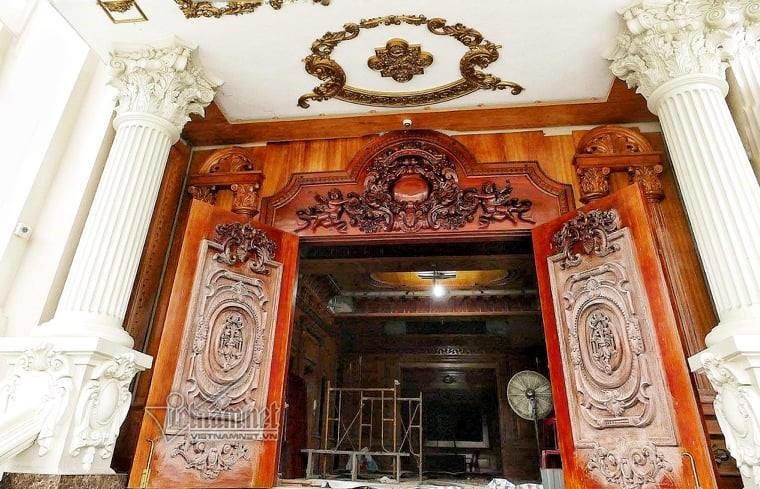 Choáng ngợp lâu đài gần 50 tỷ, xây suốt 9 năm của tỷ phú Nam Định