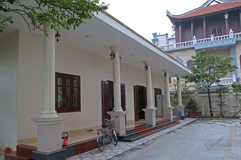 Choáng ngợp lâu đài gần 50 tỷ, xây suốt 9 năm của tỷ phú Nam Định