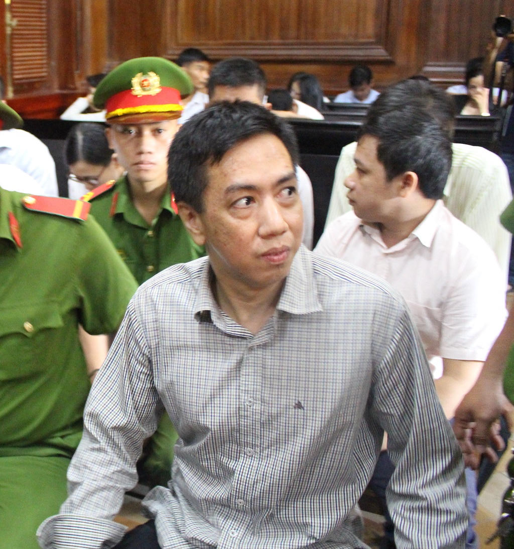 Xét xử vụ VN Pharma: Buôn bán thuốc giả nhưng mức án cao nhất chỉ 20 năm tù