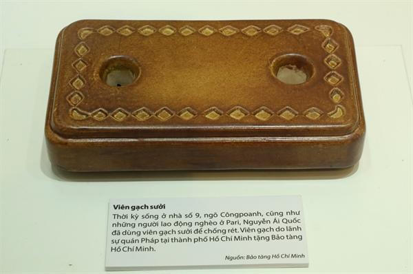 Xúc động trước những hiện vật giá trị, tư liệu lần đầu được công bố trong triển lãm chuyên đề “Người đi tìm hình của nước” tại Bảo tàng Hồ Chí Minh