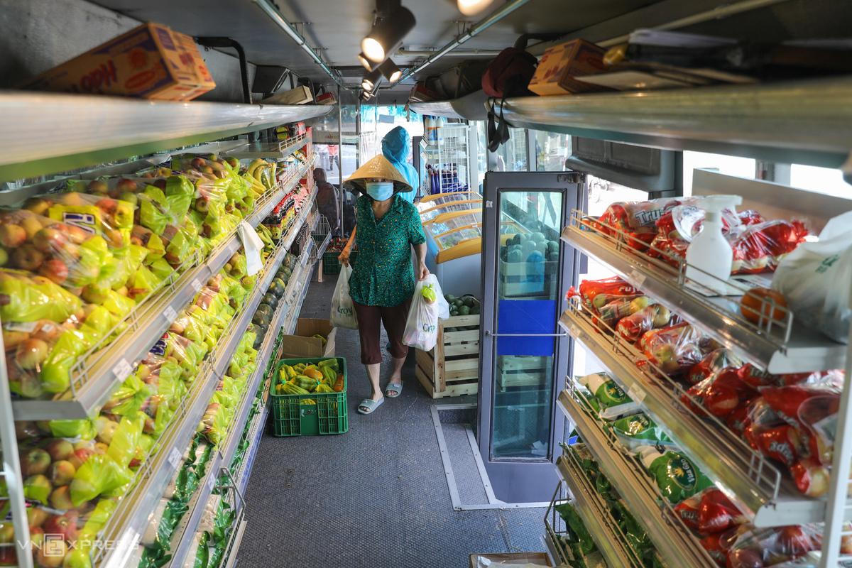 Khi chợ “chạy” đến nhà