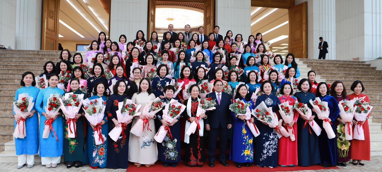 Phụ nữ Việt Nam ngày càng khẳng định được vị thế và đóng góp to lớn vào sự nghiệp xây dựng và bảo vệ Tổ quốc