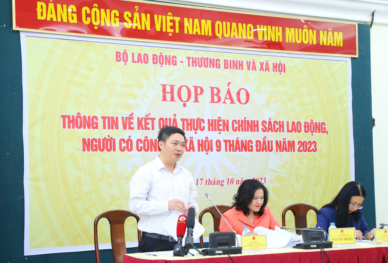 Họp báo Bộ LĐ-TB&XH: "Nóng” vấn đề bảo hiểm xã hội
