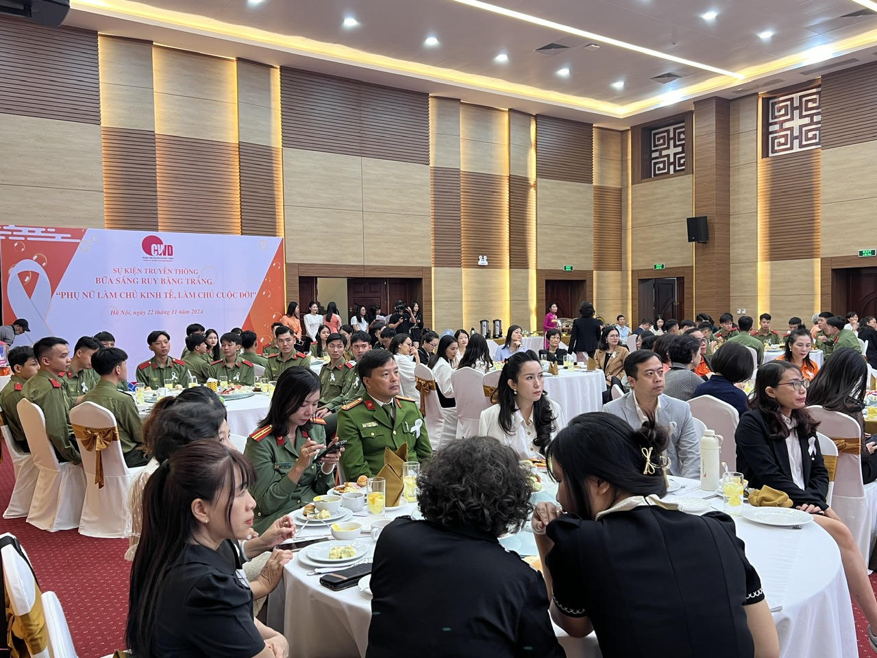 Chung tay hành động vì bình đẳng giới và sự phát triển toàn diện của phụ nữ Việt Nam