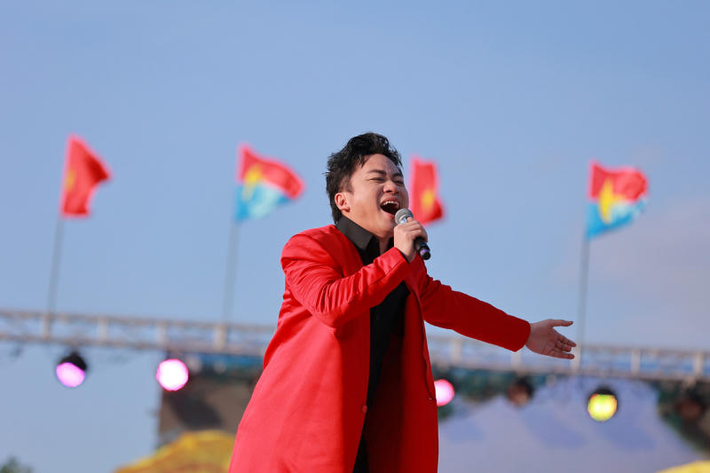 Ca sĩ Tùng Dương nhận Giải thưởng Âm nhạc Nhật Bản