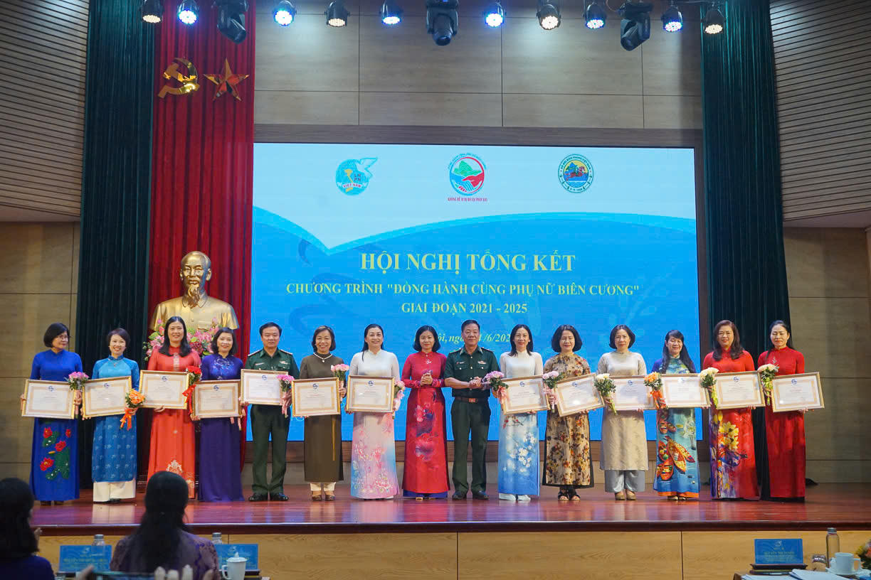 Chương trình 'Đồng hành cùng phụ nữ biên cương': Bảo vệ vững chắc chủ quyền quốc gia trong giai đoạn mới